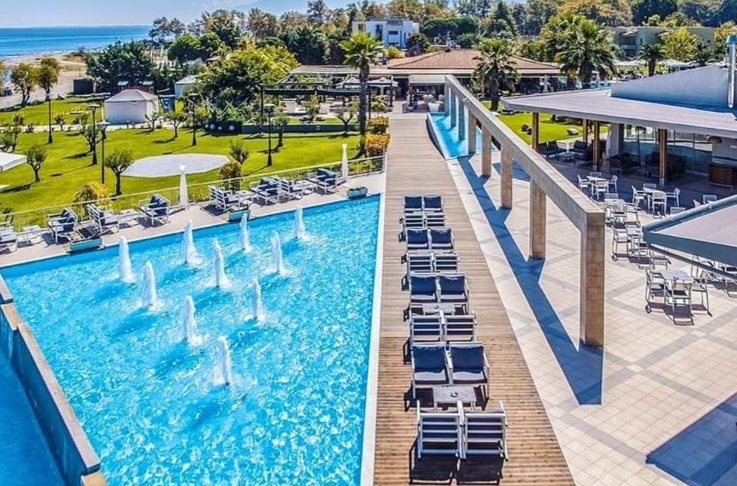 Poseidon Palace Hotel Leptokaryá Ngoại thất bức ảnh